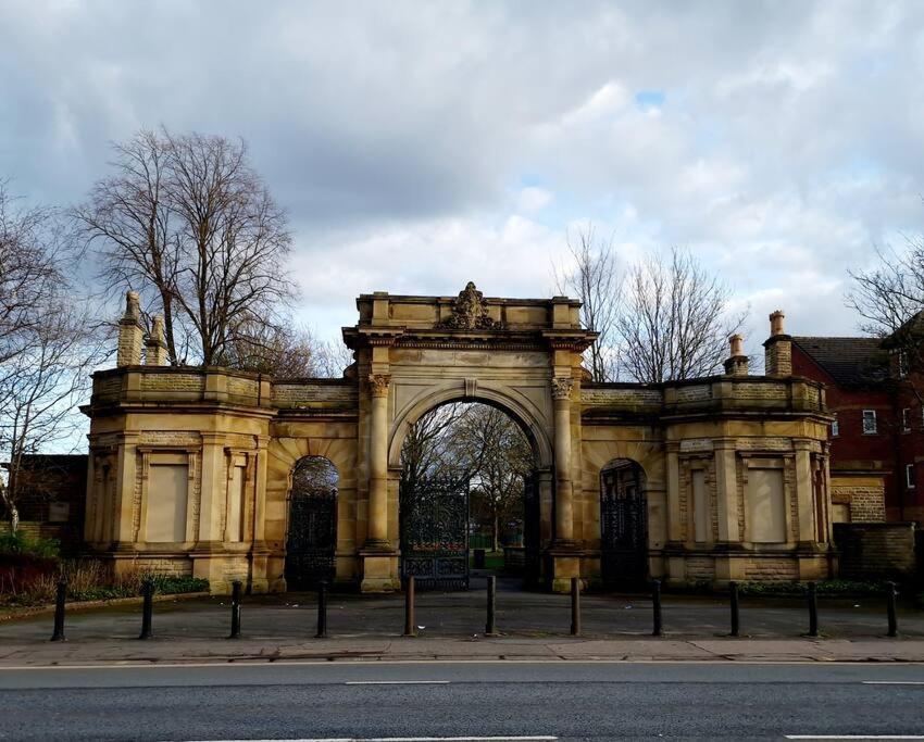 Gorgeous Edwardian Terrace In Old Trafford Villa Manchester Bagian luar foto